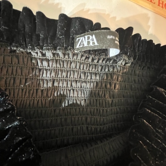 ZARA Black Velvet Strapless Ruched Peplum whimsical Flirty Feminine Top Large - Picture 3 of 9